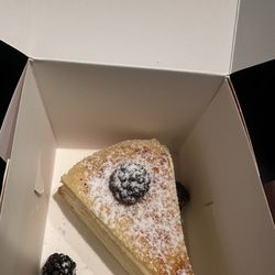 Bellecour - Crepe cake- DELICIOUS!!