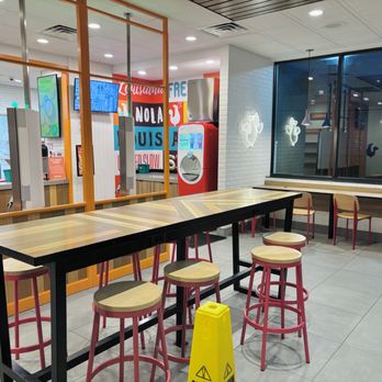 Popeyes Louisiana Kitchen - Fast Food Near Me - Pompton Plains, New Jersey
