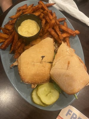 Fred's Tavern & Liquor Store by null