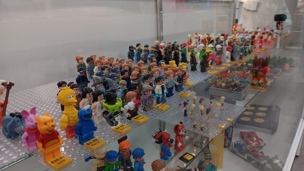 Bricks & Minifigs Whittier by null