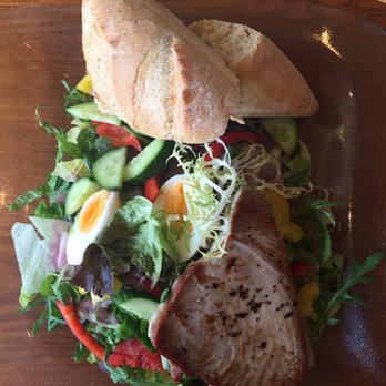 Lavička - tuna salad - Modern European Near Me - Praha-3, Puerto Rico