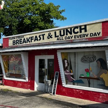 Todd and Shelly's Farm Fresh Cafe & Pub - breakfast and lunch all day every day - Farmers Market Near Me - Belleview, Florida