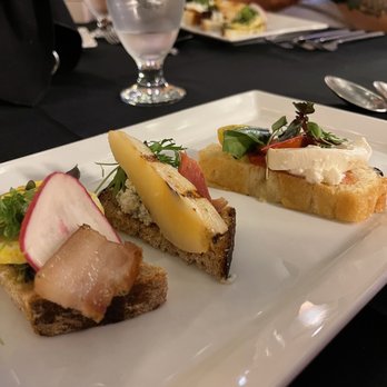 Thirteen 09 Restaurant - Bruschetta di Giorno - American Near Me - El Paso, Texas