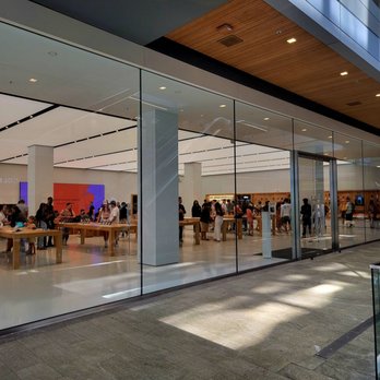 Brickell City Centre - APPLE store on the 2nd floor - Shopping Centers Near Me - Miami, Florida