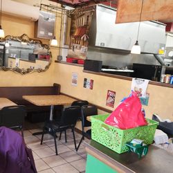 Frankie's Italian Kitchen - Dining area