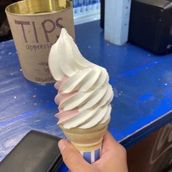 Kohr's Frozen Custard - Raspberry vanilla twist