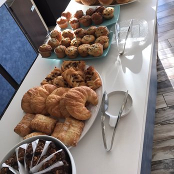 Aqua Blue Hotel - Breakfast - Hotels Near Me - Narragansett, Rhode Island Aqua Blue Hotel - Breakfast - Hotels Near Me - Narragansett, Rhode Island