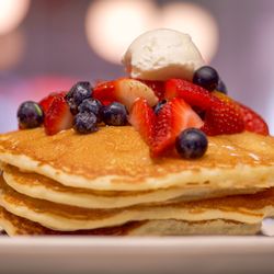 FARMER BOY PANCAKES
Full stack [4] 
 Short stack [2]