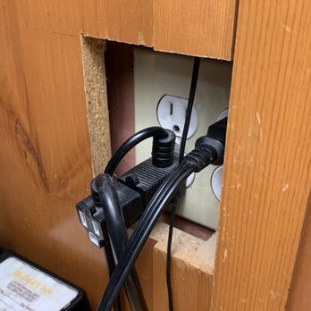 The Drift Inn - Sketchy electrical--is that legal?? - Hotels Near Me - Santa Cruz, California The Drift Inn - Sketchy electrical--is that legal?? - Hotels Near Me - Santa Cruz, California