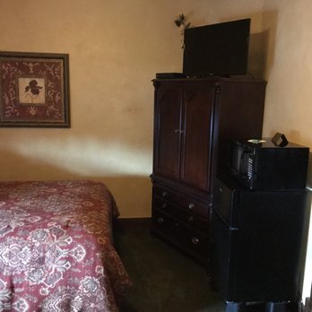Antlers Inn - Room - Hotels Near Me - Walden, Colorado Antlers Inn - Room - Hotels Near Me - Walden, Colorado