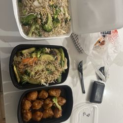 Ming's - Fried rice, lo mein