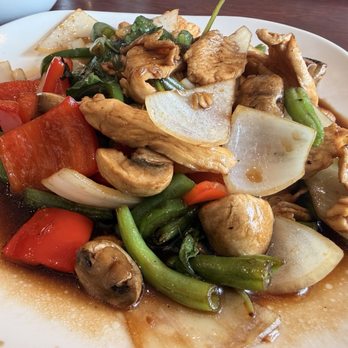 Lovy Thai cuisine - Pad Basil with Chicken - Stir Fried Sweet Basil With Green Bean, Mushroom, Jalapeno, Bell Pepper, Onion, Chicken - Thai Near Me - Mound, Minnesota Lovy Thai cuisine - Pad Basil with Chicken - Stir Fried Sweet Basil With Green Bean, Mushroom, Jalapeno, Bell Pepper, Onion, Chicken - Thai Near Me - Mound, Minnesota