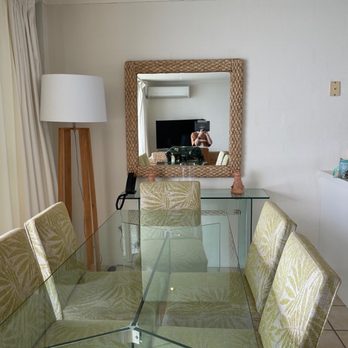Noosa Harbour Resort - Eating area - Hotels Near Me - Noosa Heads, QLD