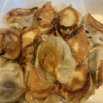 Mama Dumpling - a close up of a plate of dumplings - Dumplings Near Me - Saint-Hubert, Quebec Mama Dumpling - a close up of a plate of dumplings - Dumplings Near Me - Saint-Hubert, Quebec