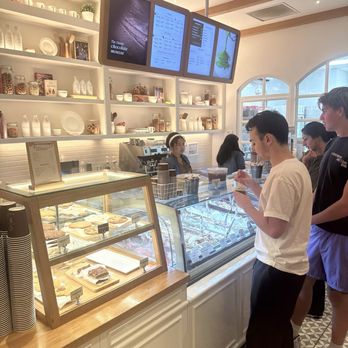 Bacio di Latte - The shop - Gelato Near Me - Calabasas, California