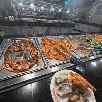 Flaming Seafood Buffet - Crab, shrimp, broccoli beef, chow mein, fried rice, etc. - Buffets Near Me - Norwalk, California