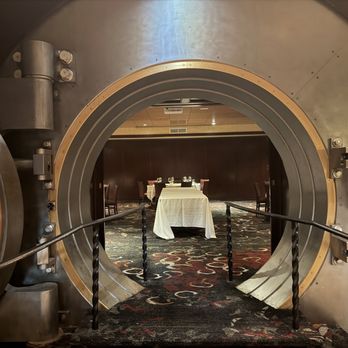 Del Frisco's Double Eagle Steakhouse - Vault - Steakhouses Near Me - Philadelphia, Pennsylvania Del Frisco's Double Eagle Steakhouse - Vault - Steakhouses Near Me - Philadelphia, Pennsylvania
