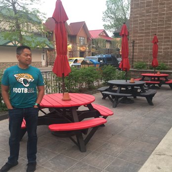Jasper Downtown Hostel - Hostels Near Me - Jasper, Alberta