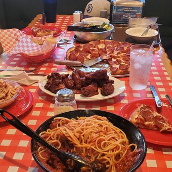 Mi Amore Pizza and Pasta - Pizza, wings, spaghetti and salad. - Pizza Near Me - Lompoc, California