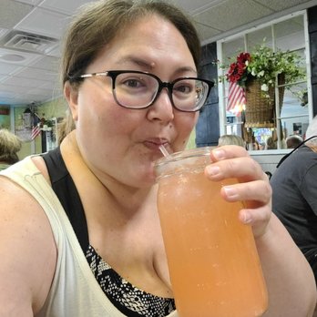 Farmhouse Restaurant - Pink Lemonade in a Mason Jar. Yum - American Near Me - Branson, Missouri Farmhouse Restaurant - Pink Lemonade in a Mason Jar. Yum - American Near Me - Branson, Missouri