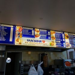 Snackbar De Walenburger - Friendly and delicious. No american credit cards. Only Euros.