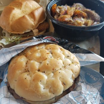 Arby's - Fast Food Near Me - De Forest, Wisconsin