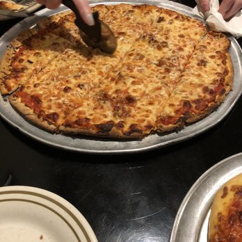 Bernie & Betty's Pizza - This crust. Bacon and onion. - Pizza Near Me - Springfield, Illinois Bernie & Betty's Pizza - This crust. Bacon and onion. - Pizza Near Me - Springfield, Illinois