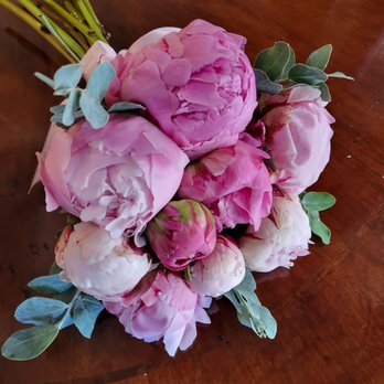 Cafe Scent - bouquet.. can't believe I paid $90 for this.. not sure if the flower is really $90 because I don't see any labor - Coffee & Tea Near Me - Los Angeles, California Cafe Scent - bouquet.. can't believe I paid $90 for this.. not sure if the flower is really $90 because I don't see any labor - Coffee & Tea Near Me - Los Angeles, California