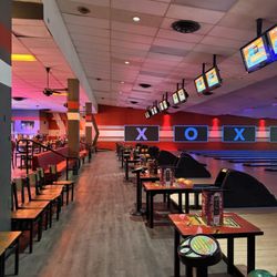 Bowlero Highland Hills