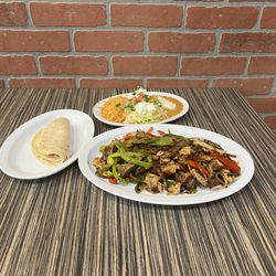 The Kitchen - Fajita plate