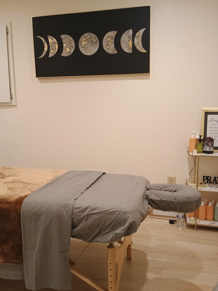 Marleni Massage Logo