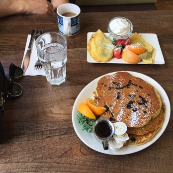 Red's Diner Kensington - Blueberry buttermilk pancakes and hazelnut crepes - Breakfast & Brunch Near Me - Calgary, Alberta Red's Diner Kensington - Blueberry buttermilk pancakes and hazelnut crepes - Breakfast & Brunch Near Me - Calgary, Alberta