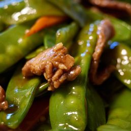 Beef w/ snow peas Beef w/ snow peas