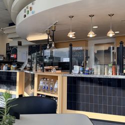 Nosh & Grind - Interior
