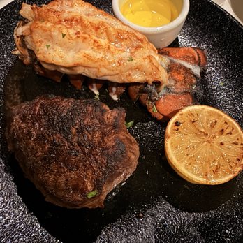 Morton's The Steakhouse - Steakhouses Near Me - Honolulu, Hawaii