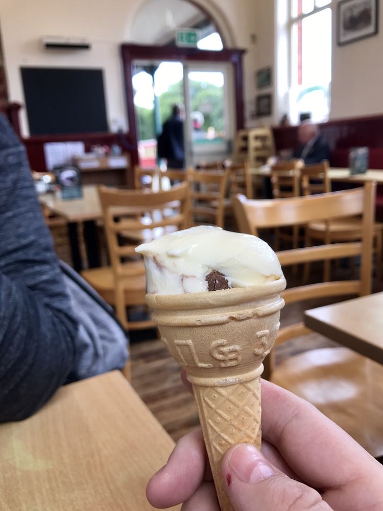 WHISTLESTOP COFFEE SHOP Updated April 2024 Station Rd, Port Erin