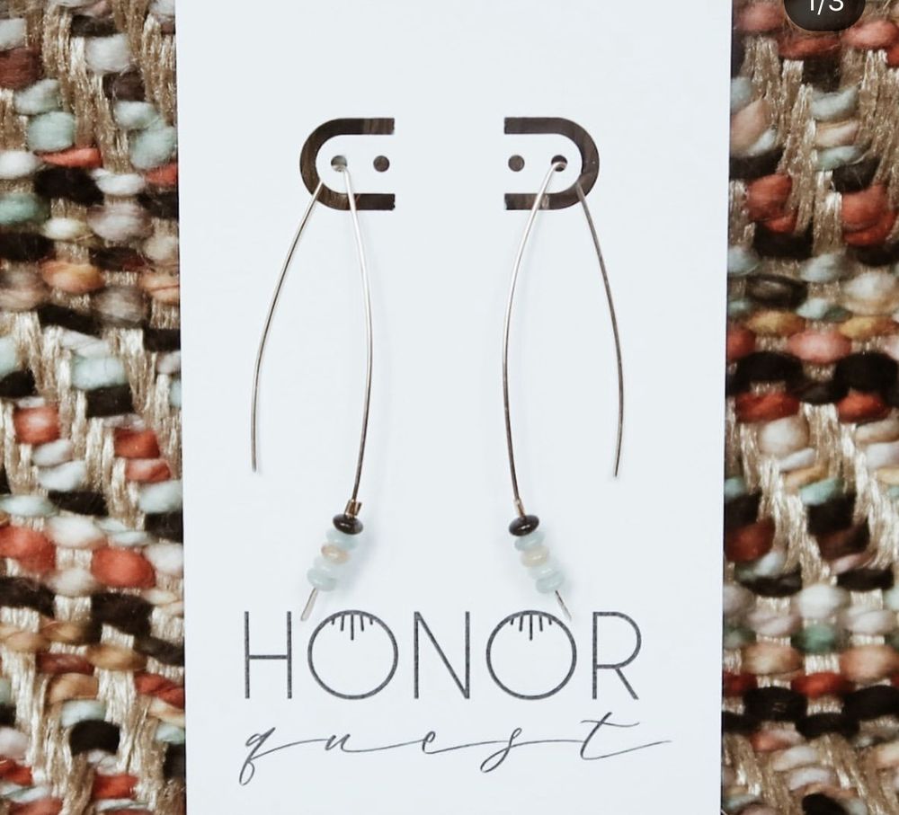 Blue Bear Home Decor & Boutique Logo