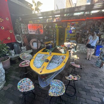 Venice Cafe - Pubs Near Me - Saint Louis, Missouri