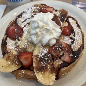 Aloha Kitchen - Fruit Souffle Pancakes - Breakfast & Brunch Near Me - Honolulu, Hawaii