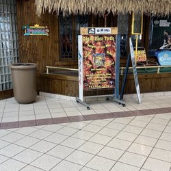 Chesapeake Square Mall - Big Woody's....