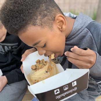 Cinnaholic - Desserts Near Me - Corona, California