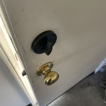 TOP TEAM - In this photo the result of the installation of door handles and locks - Handyman Near Me TOP TEAM - In this photo the result of the installation of door handles and locks - Handyman Near Me
