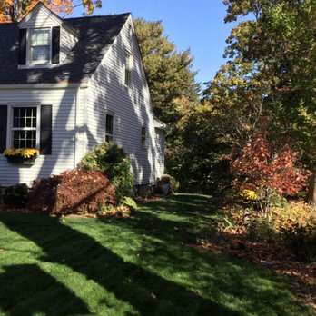 Carone and Sons Landscaping - After - front yard - Gardeners Near Me - Manchester, Connecticut Carone and Sons Landscaping - After - front yard - Gardeners Near Me - Manchester, Connecticut