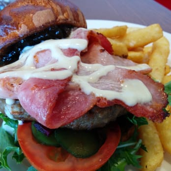 Stellarossa Mango Hill - The Star burger. Juicy meat patty and tasty relish. Bacon! - Pizza Near Me - Mango Hill, QLD