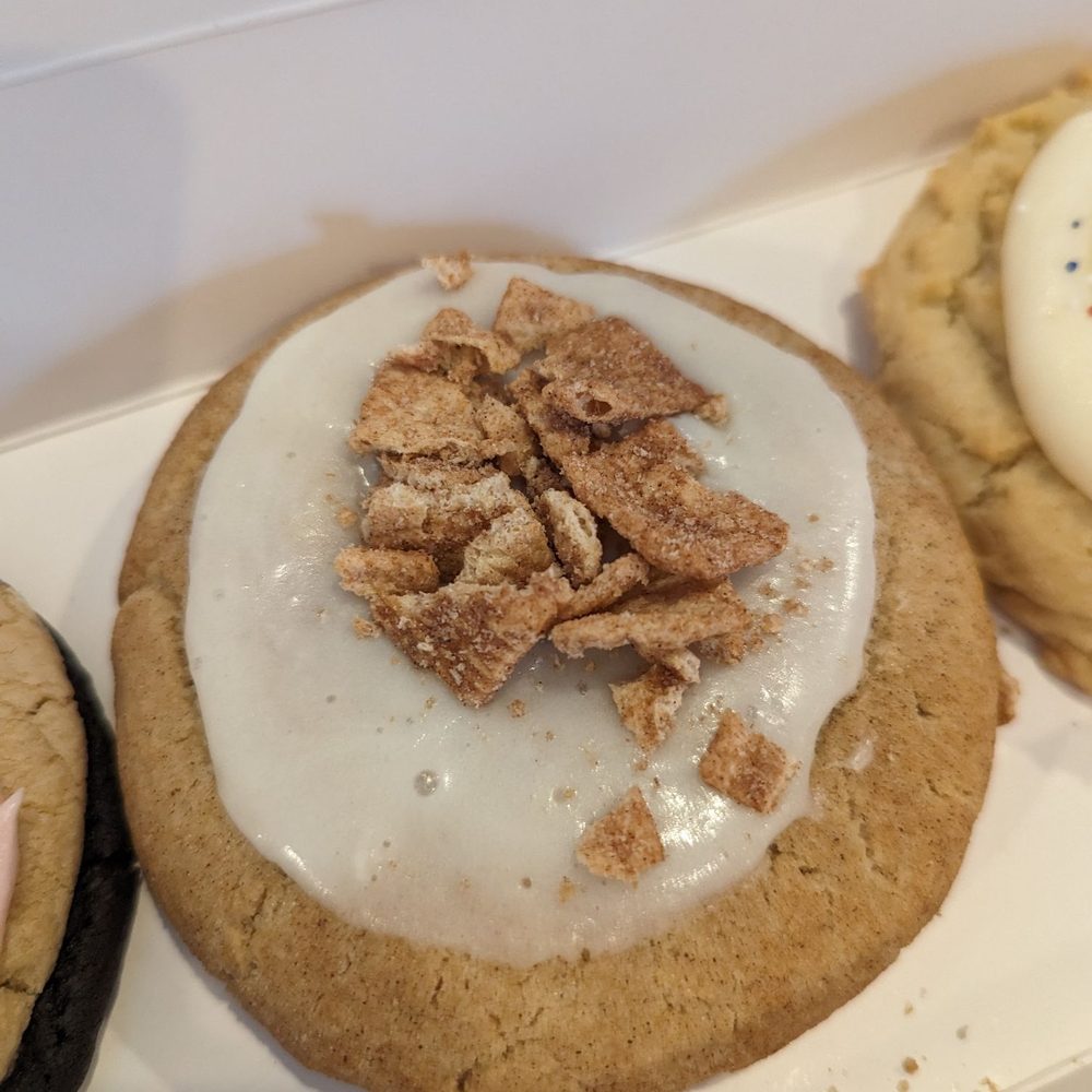Crumbl - Glen Mills - Cinnamon toast crunch cookie - Bakeries Near Me - Glen Mills, Pennsylvania