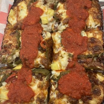 Nighthawk Brewery & Pizza - Bacon, pineapple with green peppers/red peppers & onions - Pizza Near Me - Arlington, Virginia Nighthawk Brewery & Pizza - Bacon, pineapple with green peppers/red peppers & onions - Pizza Near Me - Arlington, Virginia
