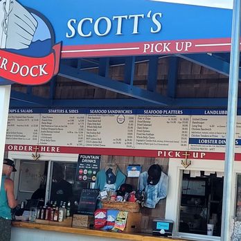 Captain Scott's Lobster Dock - Outside - Seafood Near Me - New London, Connecticut
