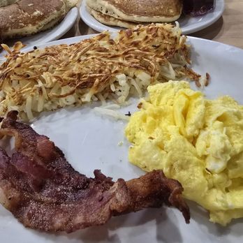 Biscuits Cafe - American Near Me - San Tan Valley, Arizona