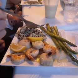 Schooner Inn - Captain's Platter - Broiled