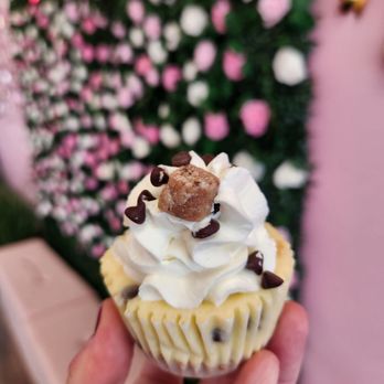 The Cheesecakery - Cookie dough cheesecake - Desserts Near Me - Cincinnati, Ohio The Cheesecakery - Cookie dough cheesecake - Desserts Near Me - Cincinnati, Ohio